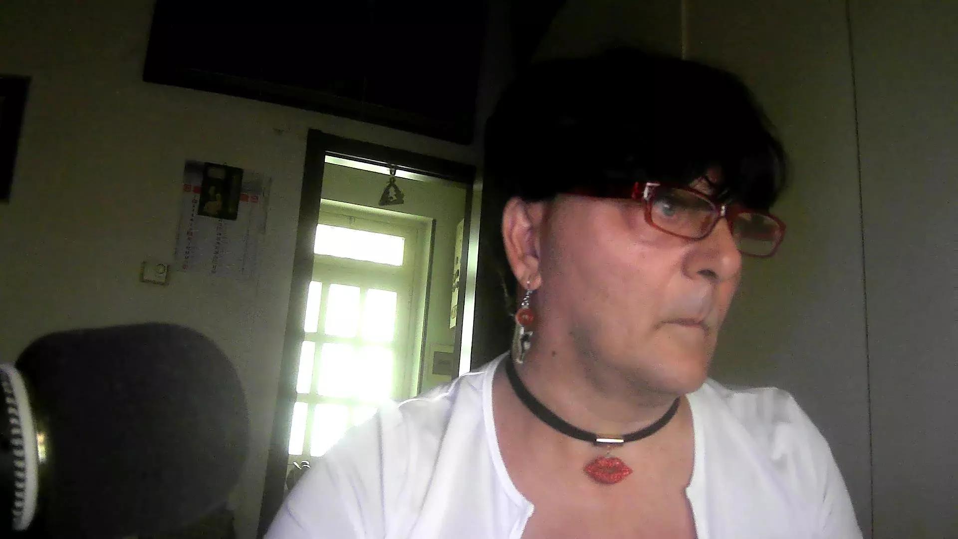 LADONATELLA on Cam4 