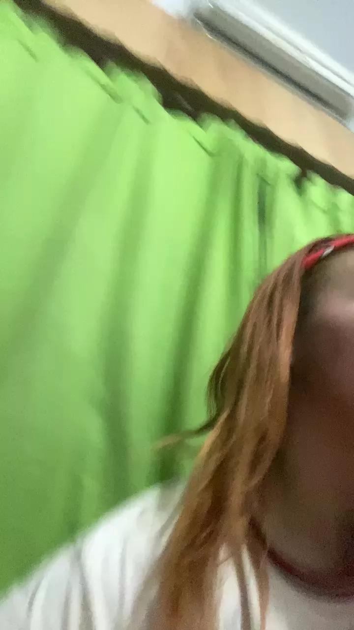 LadyAzul on Cam4 