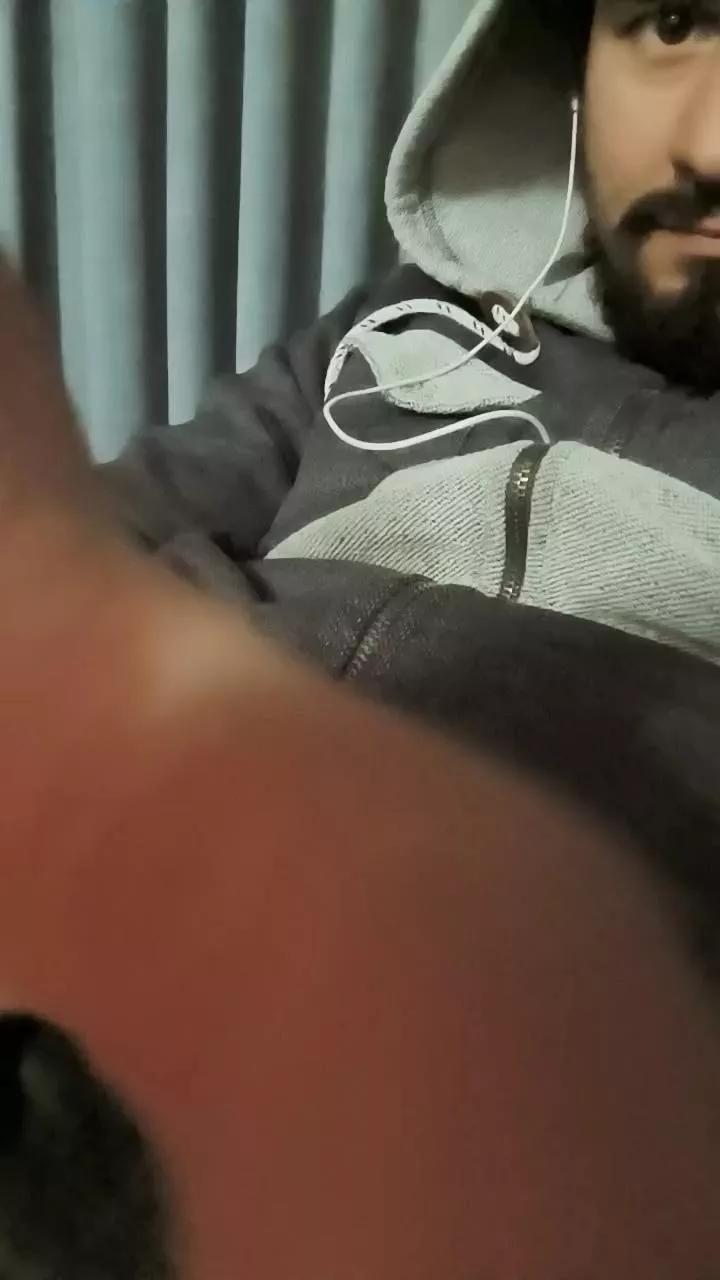 Latimboy69 on Cam4 