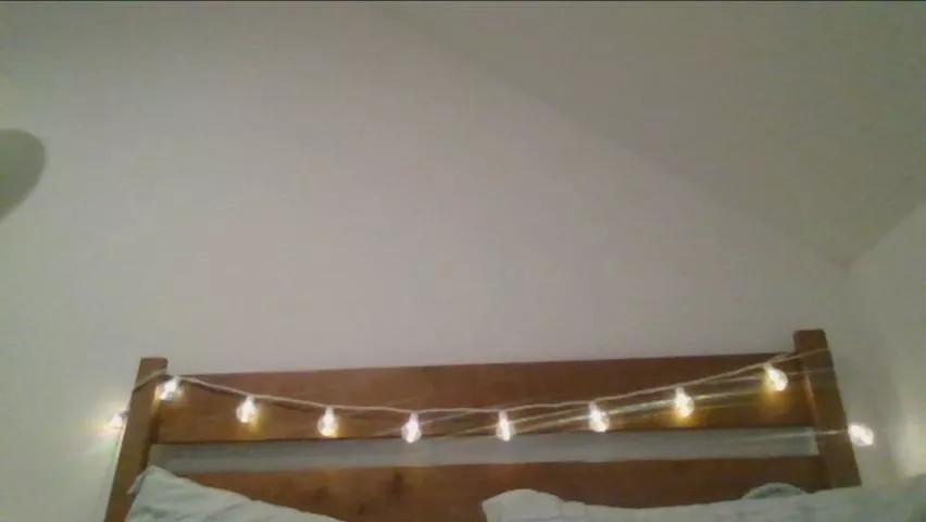 LavenderSkies on Cam4 
