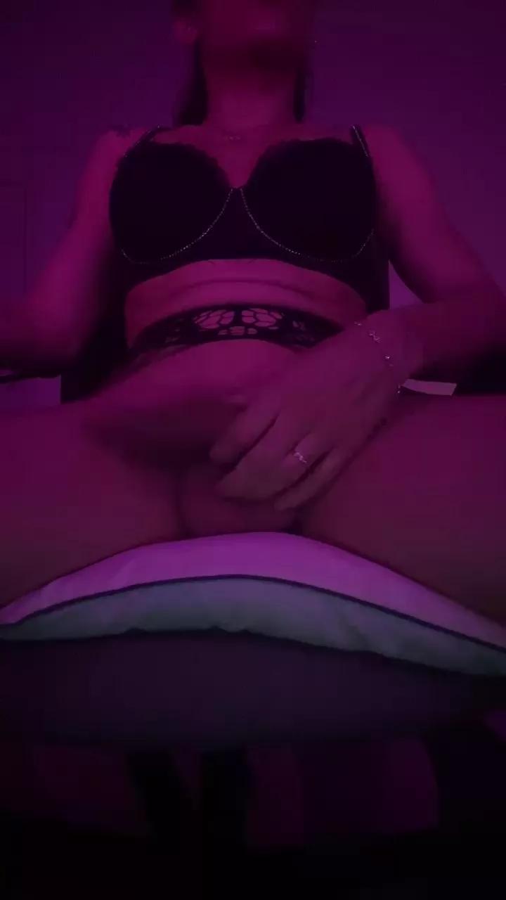 leahtop on Cam4 