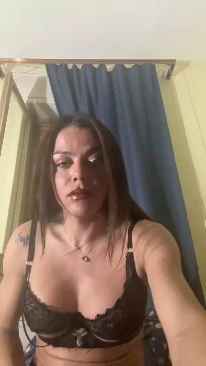 leahtop on Cam4 