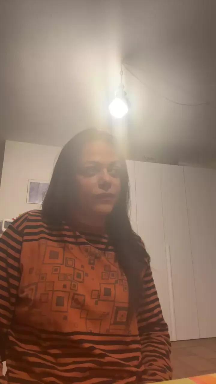 leahtop on Cam4 
