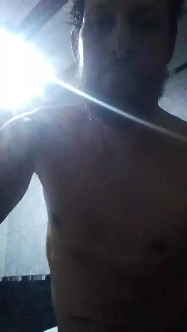 Leo2253 on Cam4 