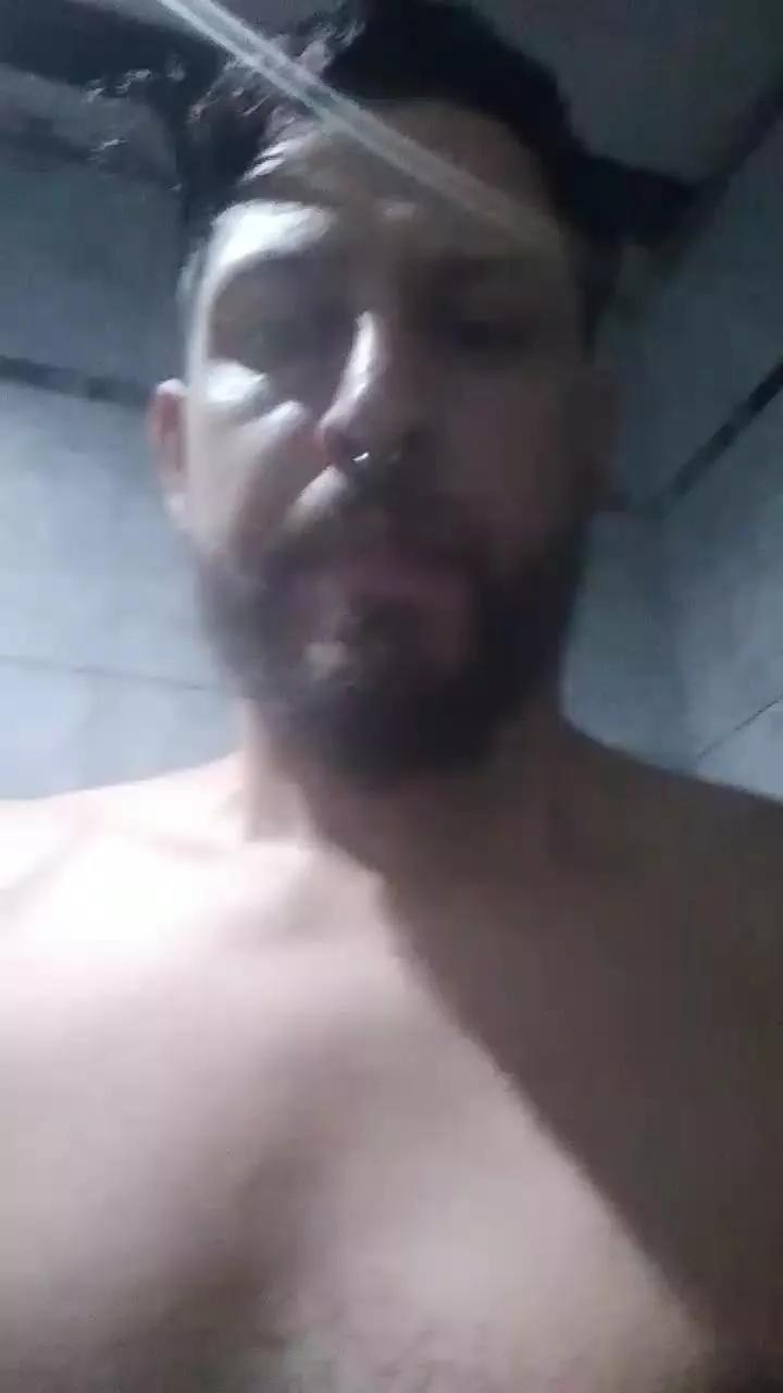 Leo2253 on Cam4 