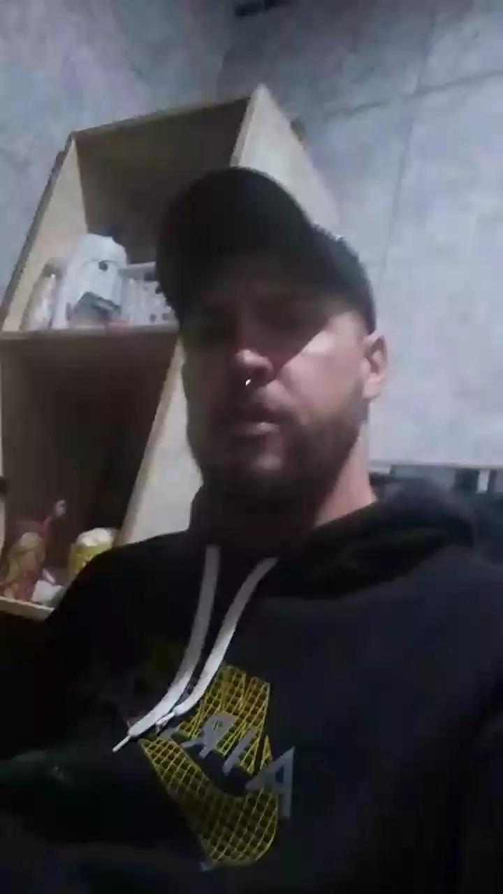 Leo2253 on Cam4 