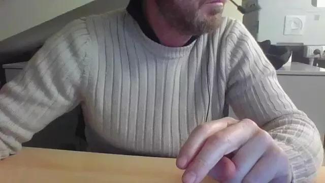 Leo_Hardyman on Cam4 