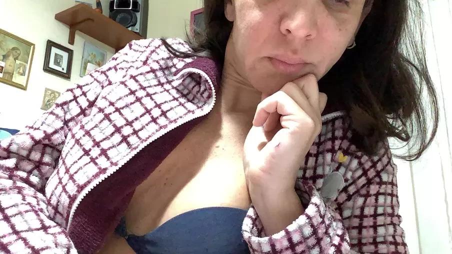 letoile82 on Cam4 
