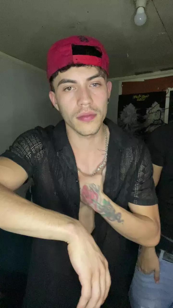 Lowtripp on Cam4 