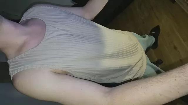 LuckyBong on Cam4 