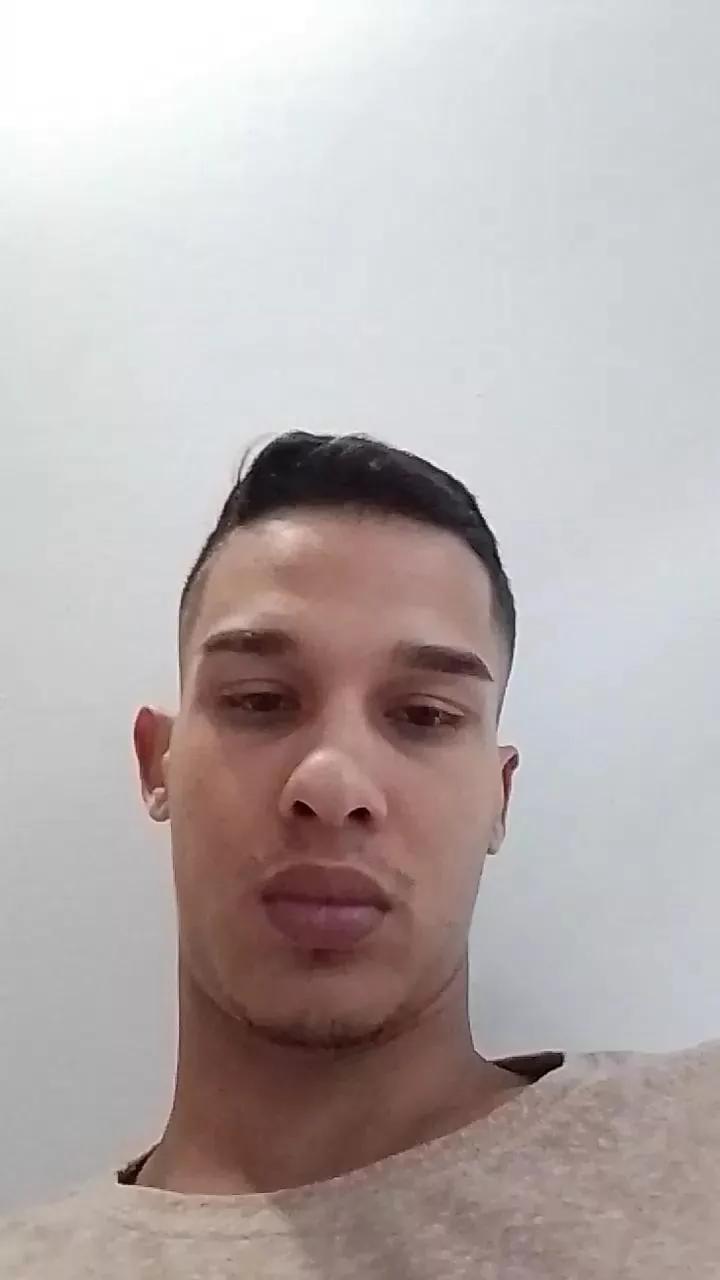 luluna6 on Cam4 