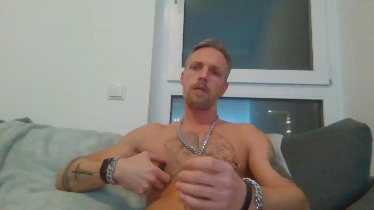 man4uall on Cam4 