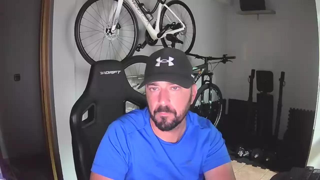 Mango1975 on Cam4 