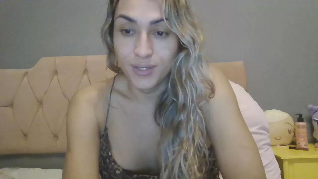 mariana105 on Cam4 