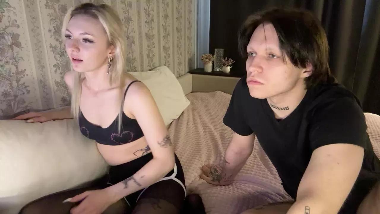 MaryLoveMikki on Cam4 