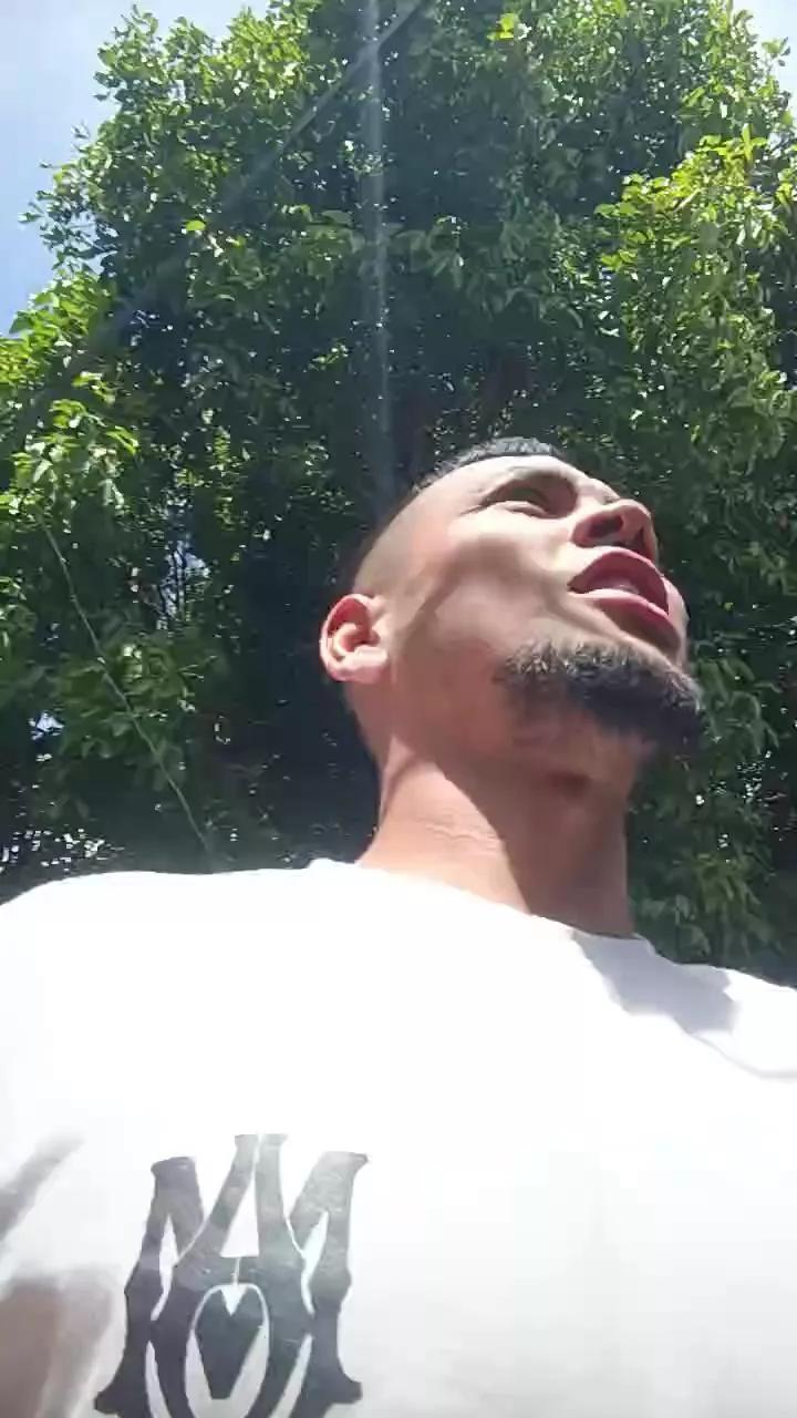 Master_nickboy2 on Cam4 