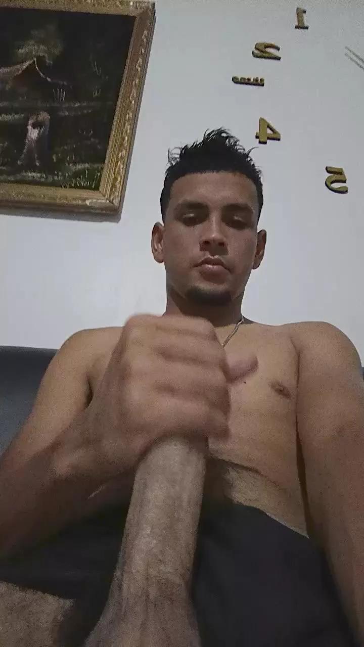 Master_nickboy2 on Cam4 