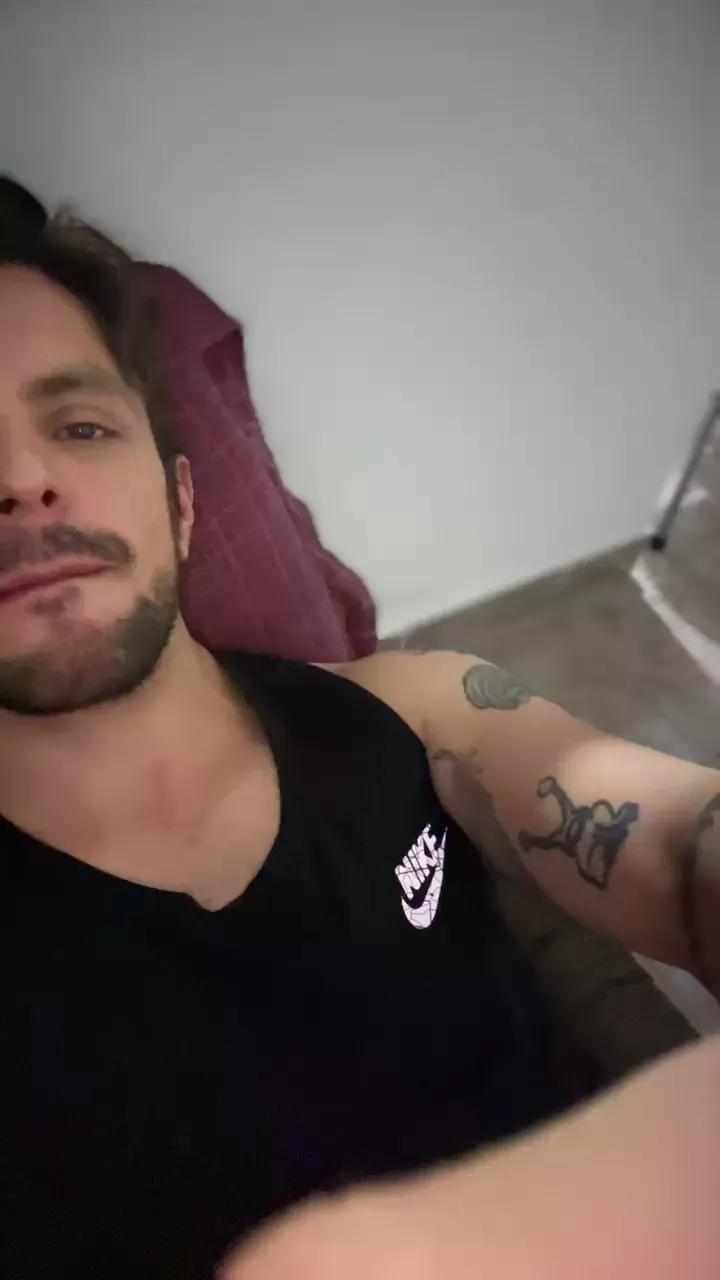 MauriciosPizza on Cam4 