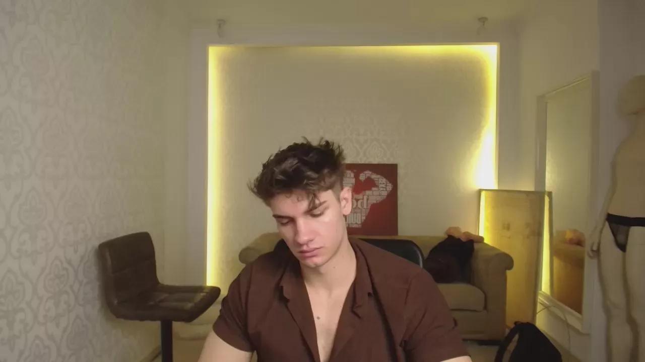 MaxKaiden on Cam4 