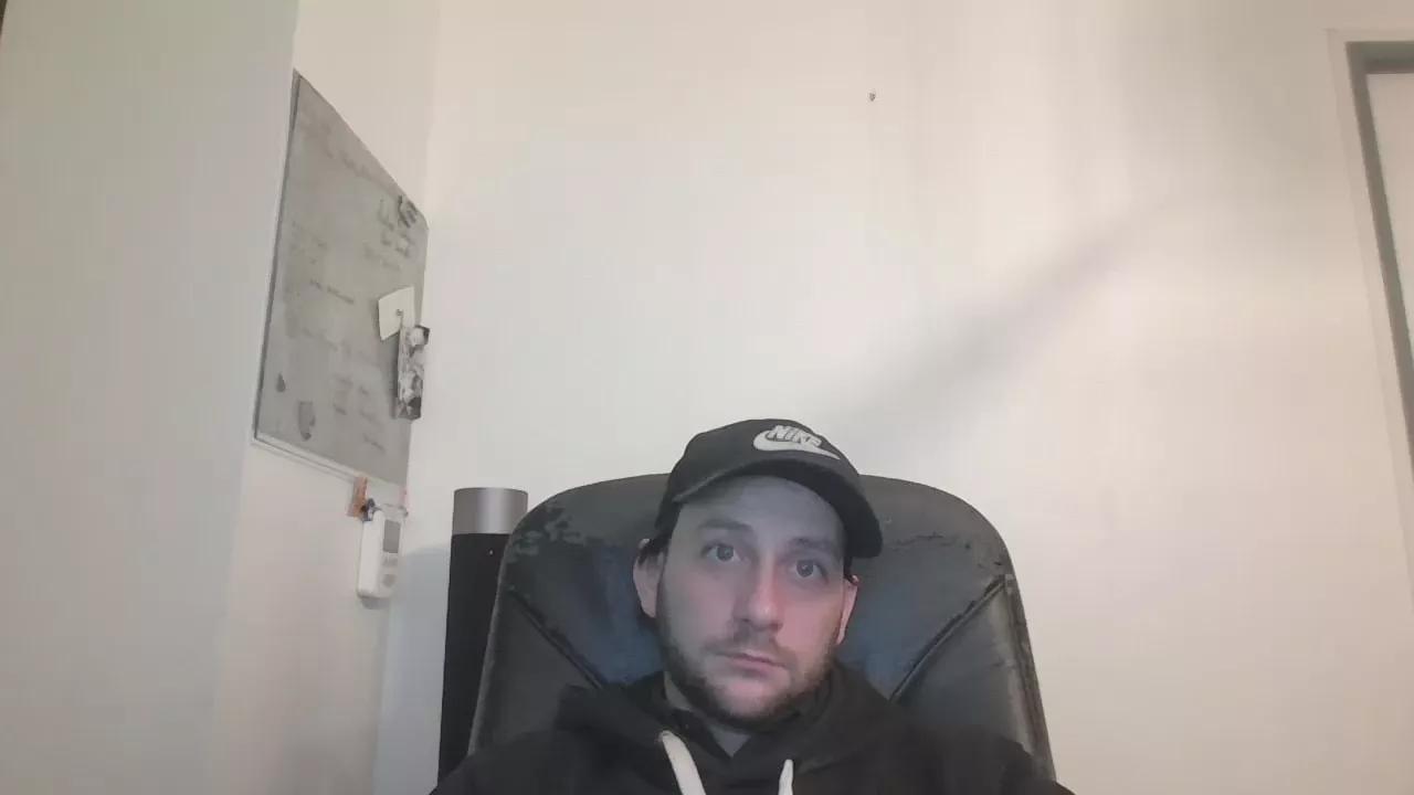 MikaMan69 on Cam4 