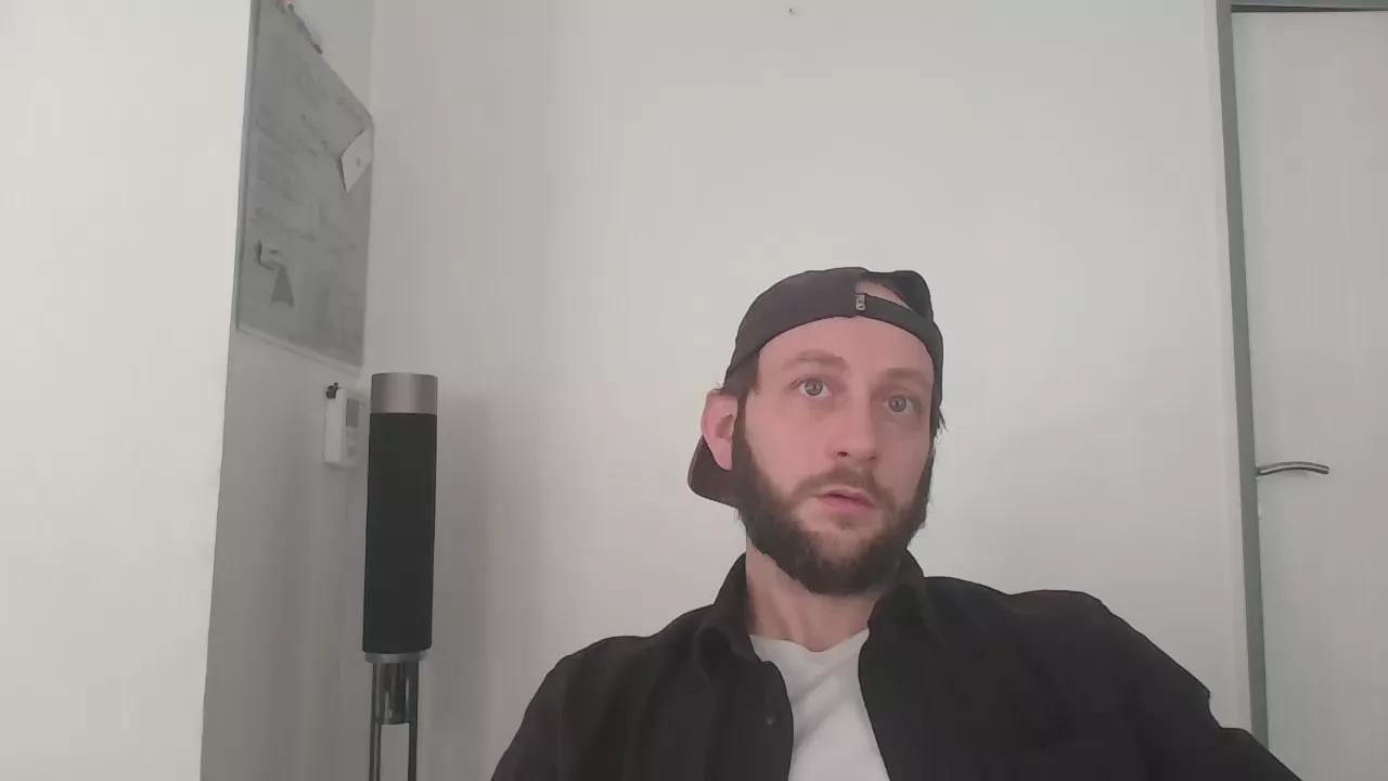 MikaMan69 on Cam4 