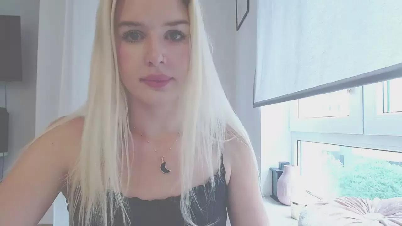 MileyBody on Cam4 
