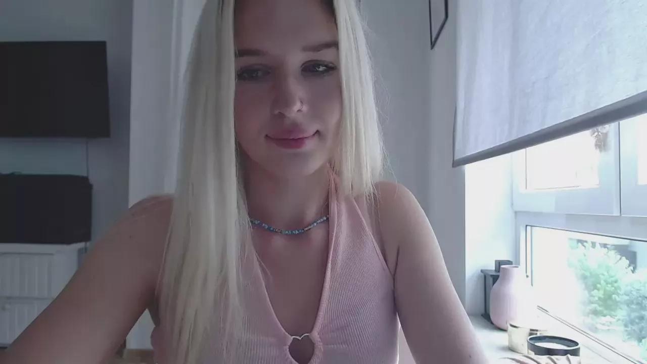 MileyBody on Cam4 