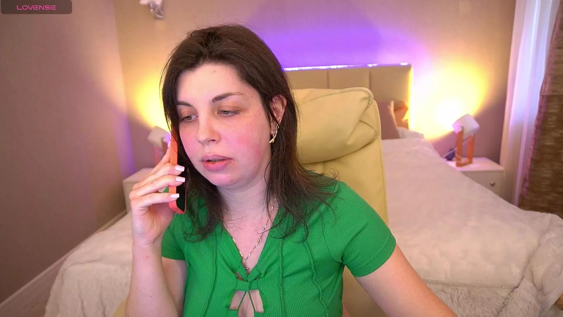 MirandaWarm on Cam4 