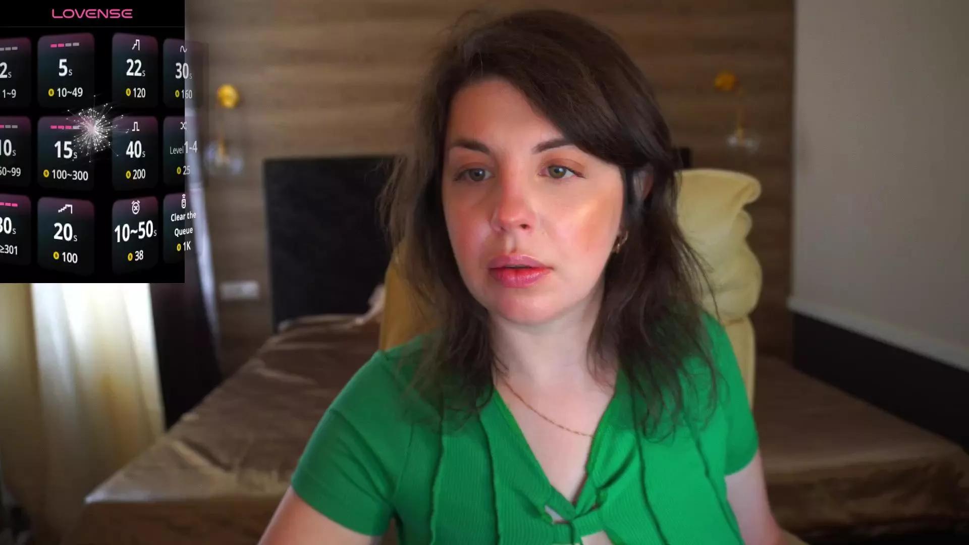MirandaWarm on Cam4 