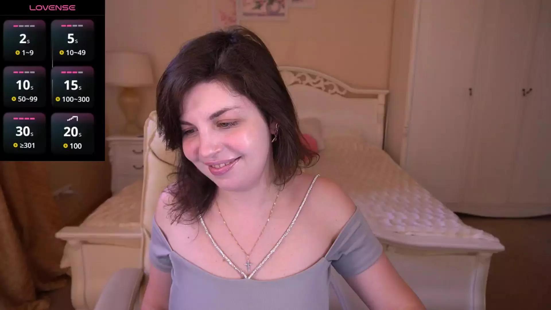 MirandaWarm on Cam4 