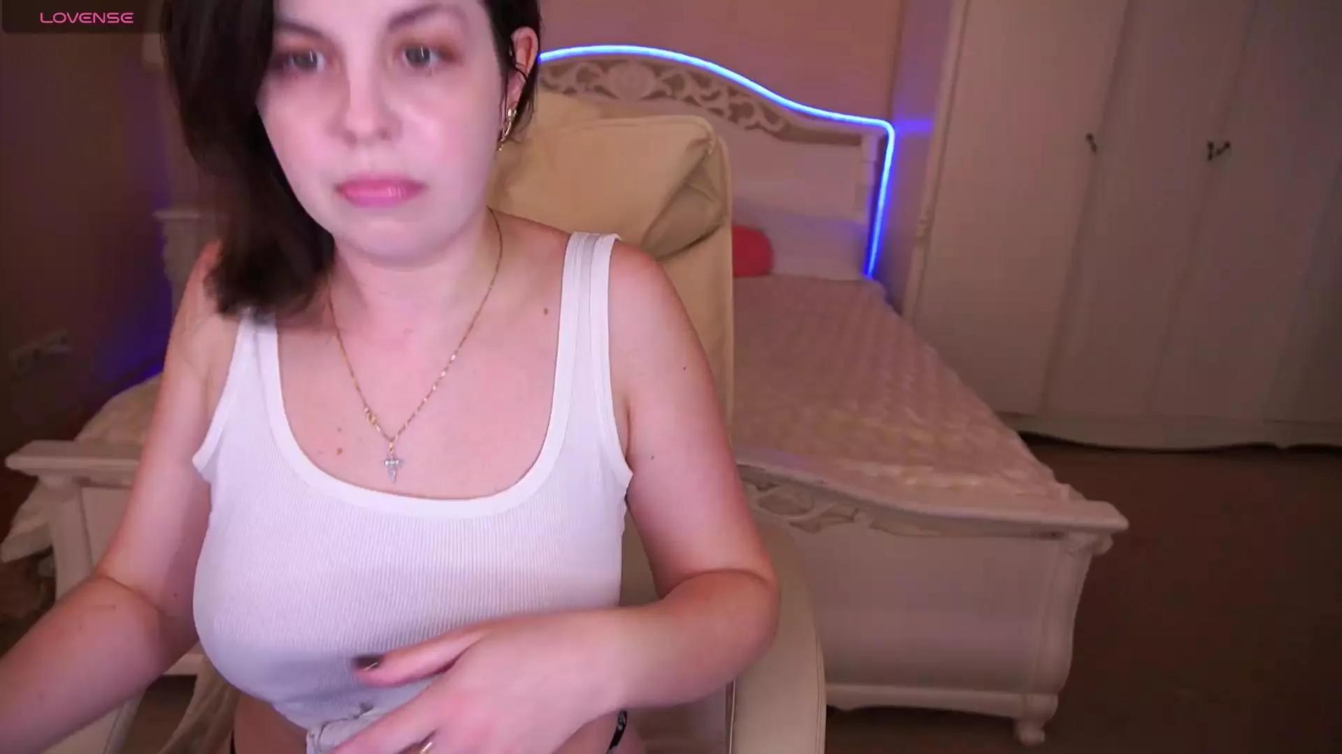 MirandaWarm on Cam4 