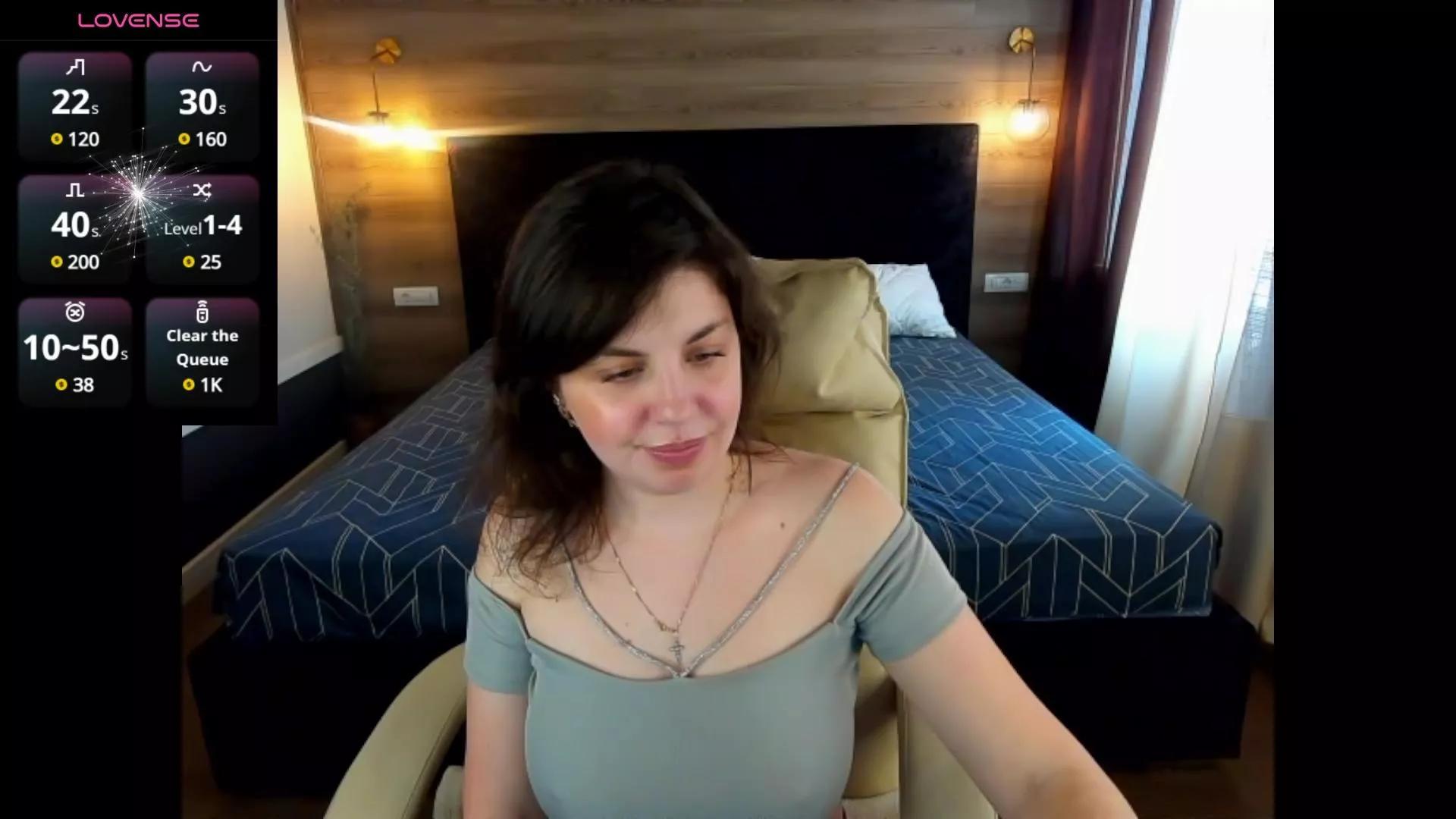 MirandaWarm on Cam4 