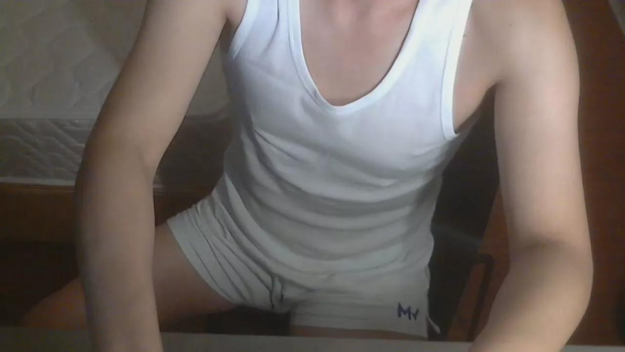 mnbvcxz3838 on Cam4 