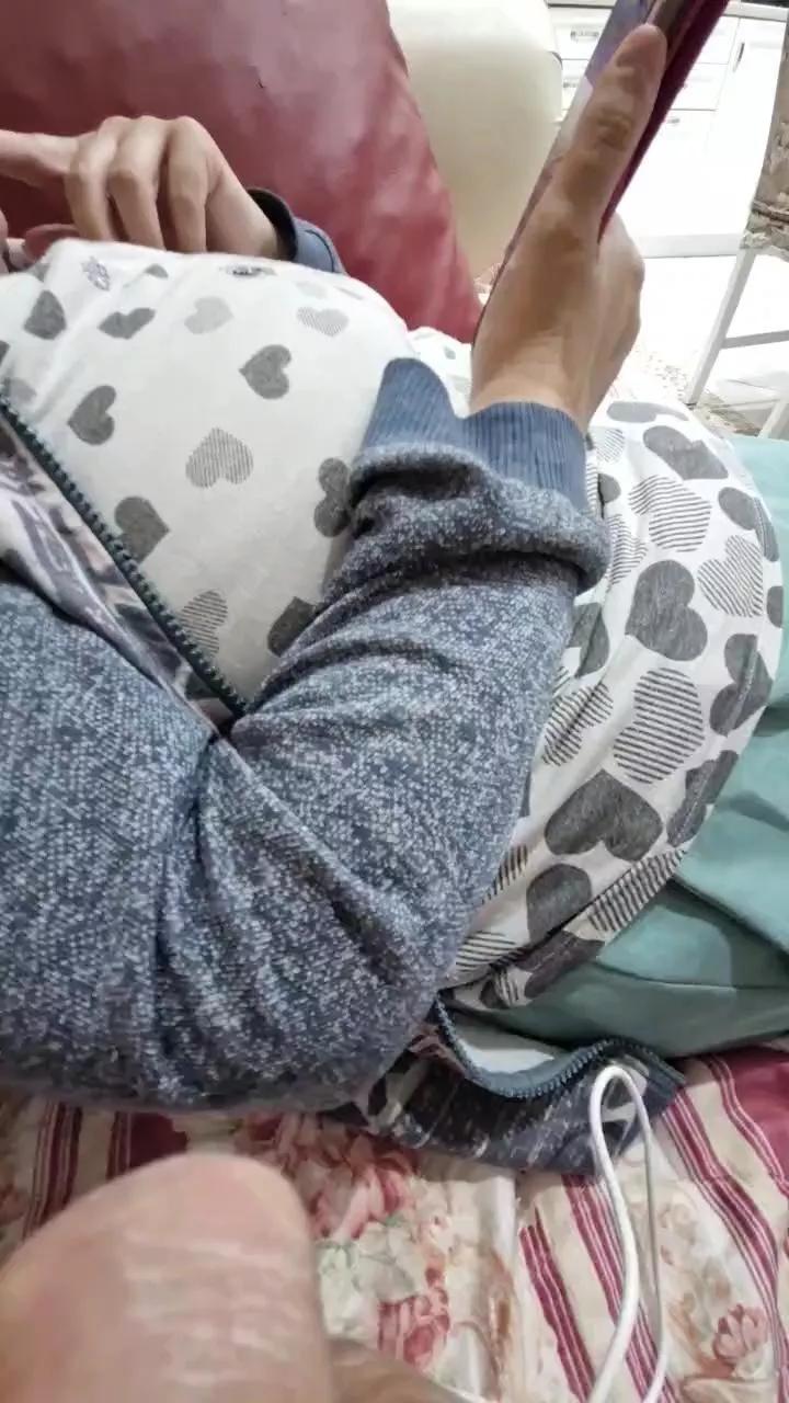 Monella52 on Cam4 