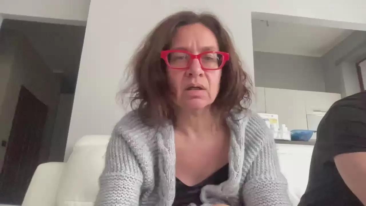 Monia_Axl_hot on Cam4 