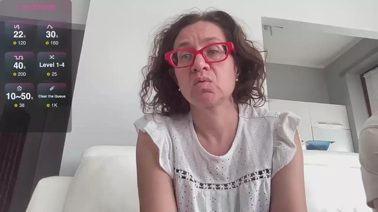 Monia_Axl_hot on Cam4 