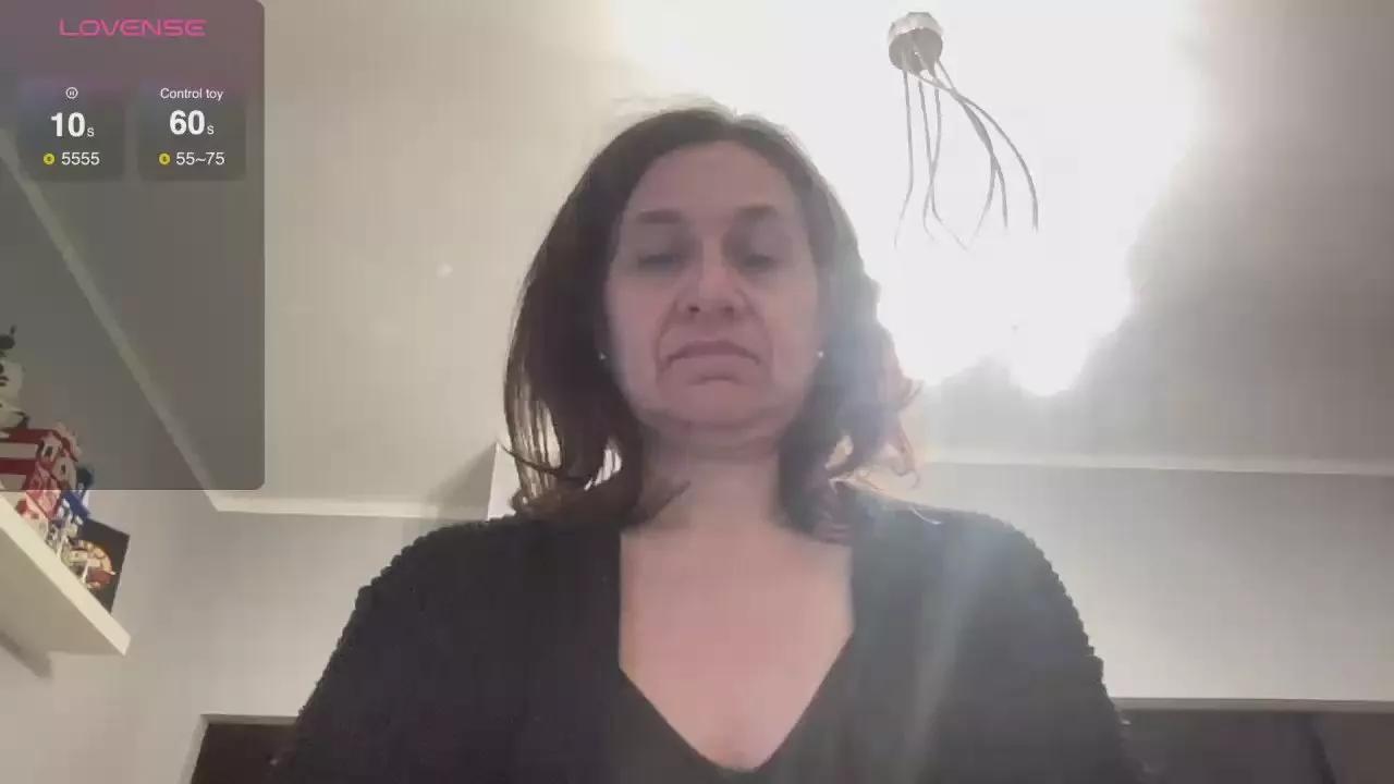Monia_Axl_hot on Cam4 
