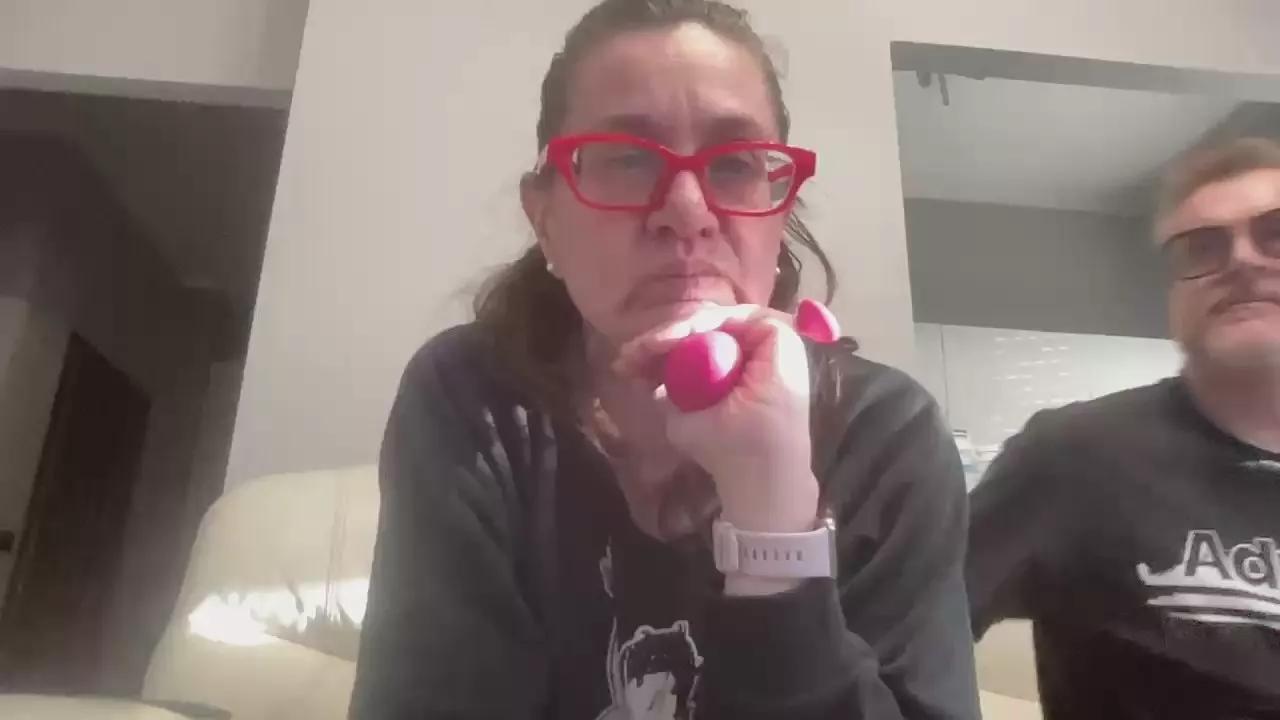 Monia_Axl_hot on Cam4 