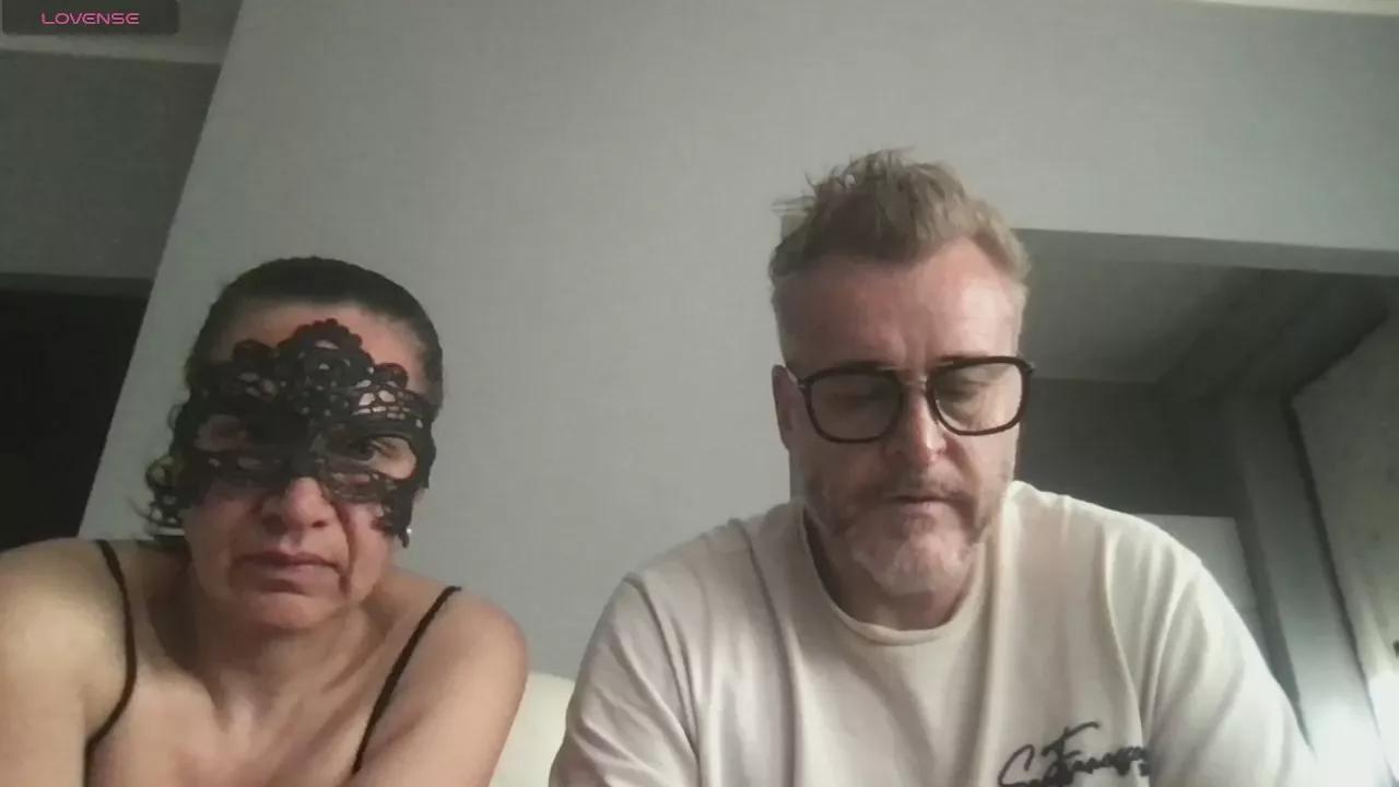 Monia_Axl_hot on Cam4 