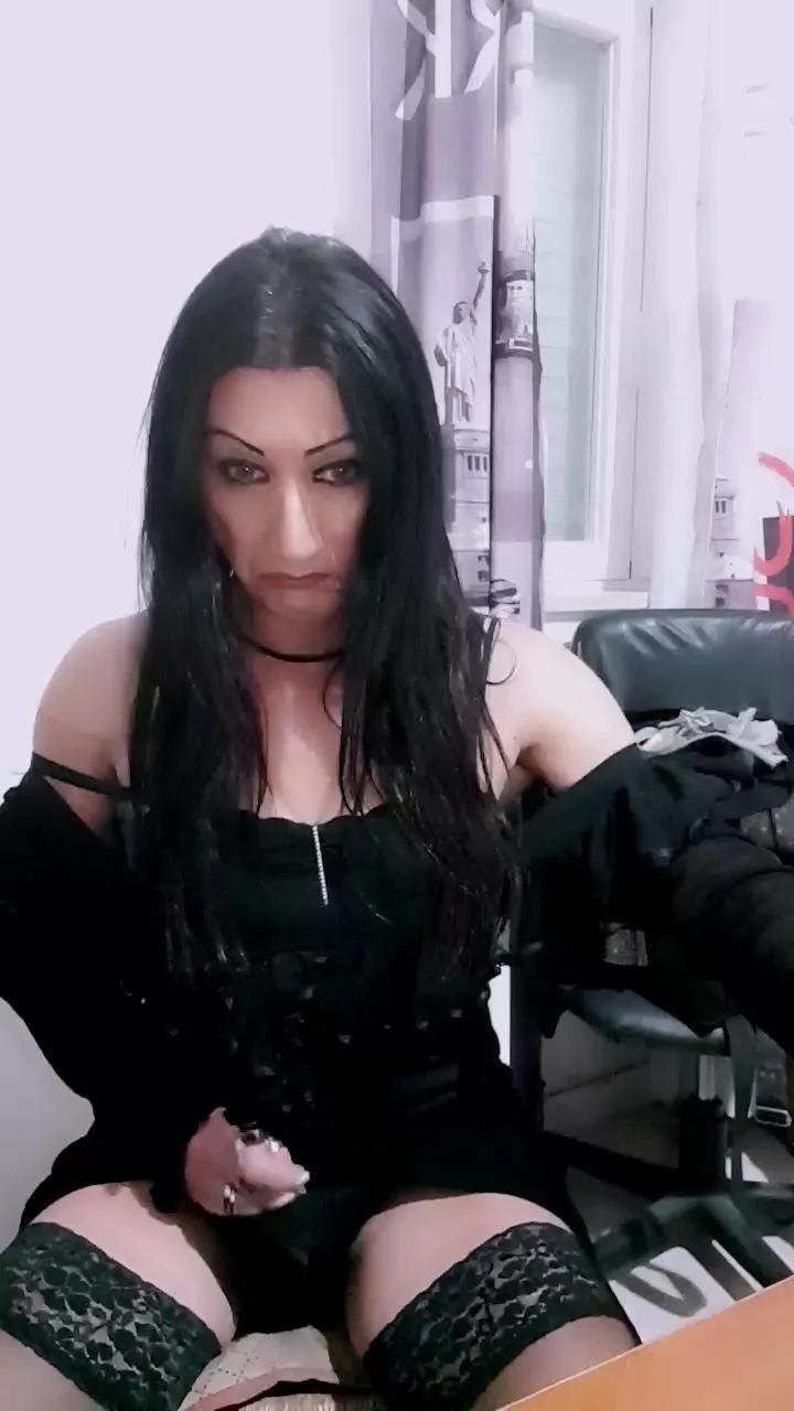 MONYTRAVCD on Cam4 