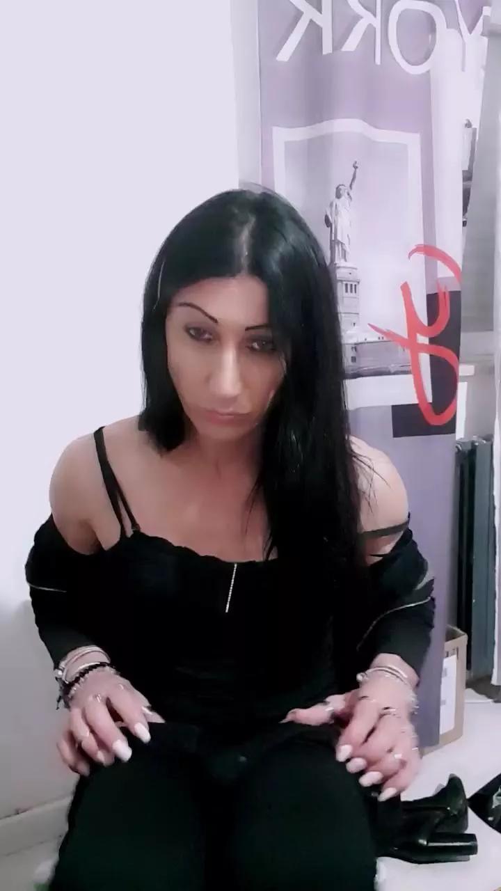 MONYTRAVCD on Cam4 