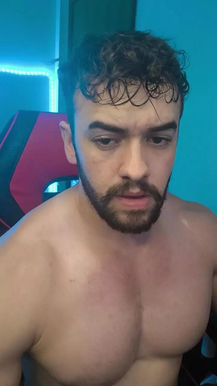 musclejohn30 on Cam4 