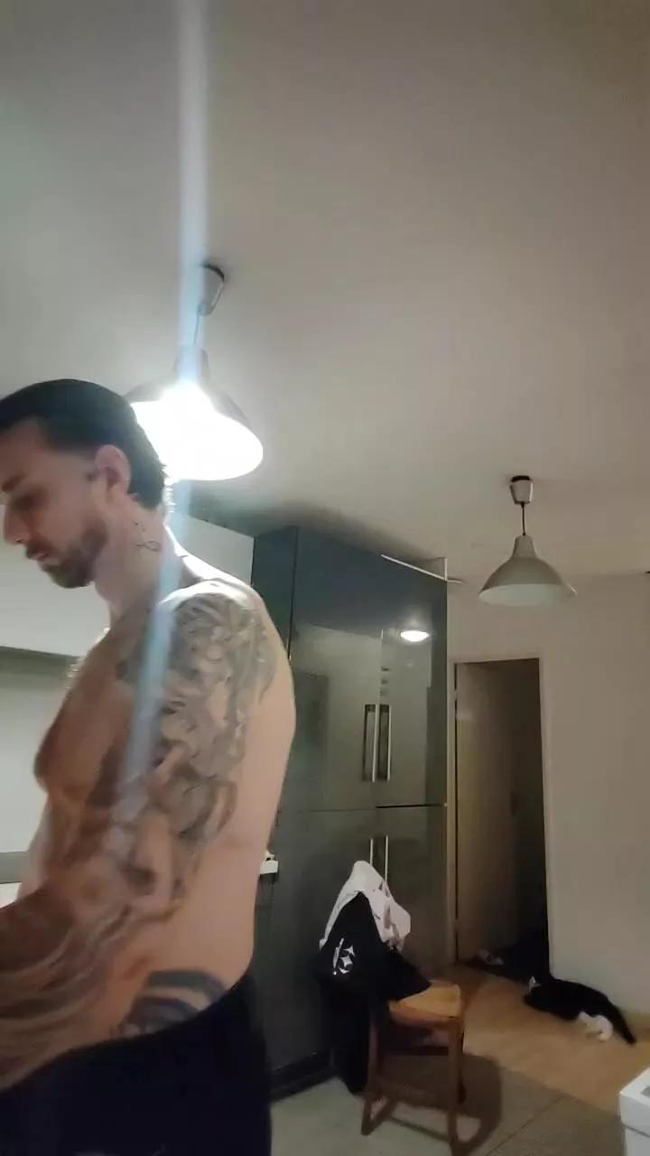 Neotrix33 on Cam4 