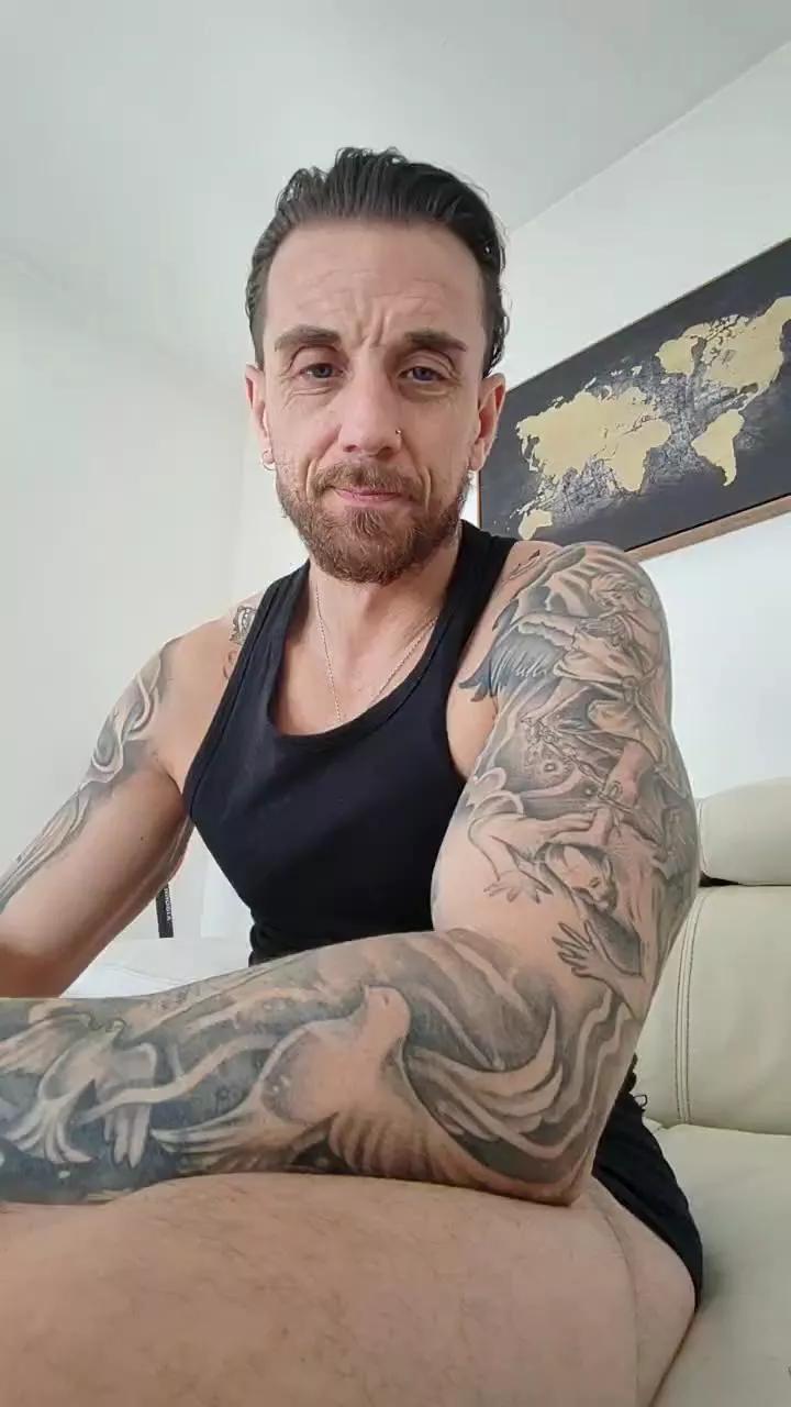 Neotrix33 on Cam4 