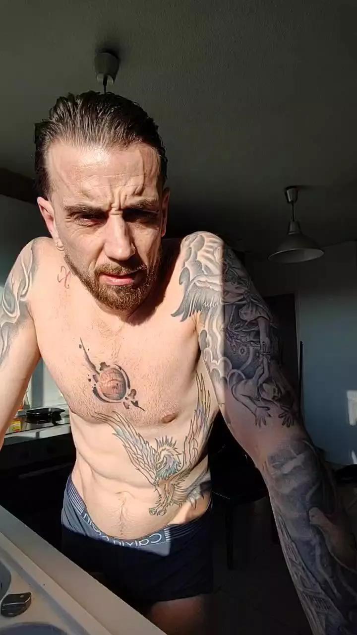 Neotrix33 on Cam4 