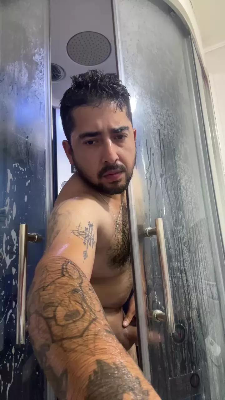 Nickoolas96 on Cam4 