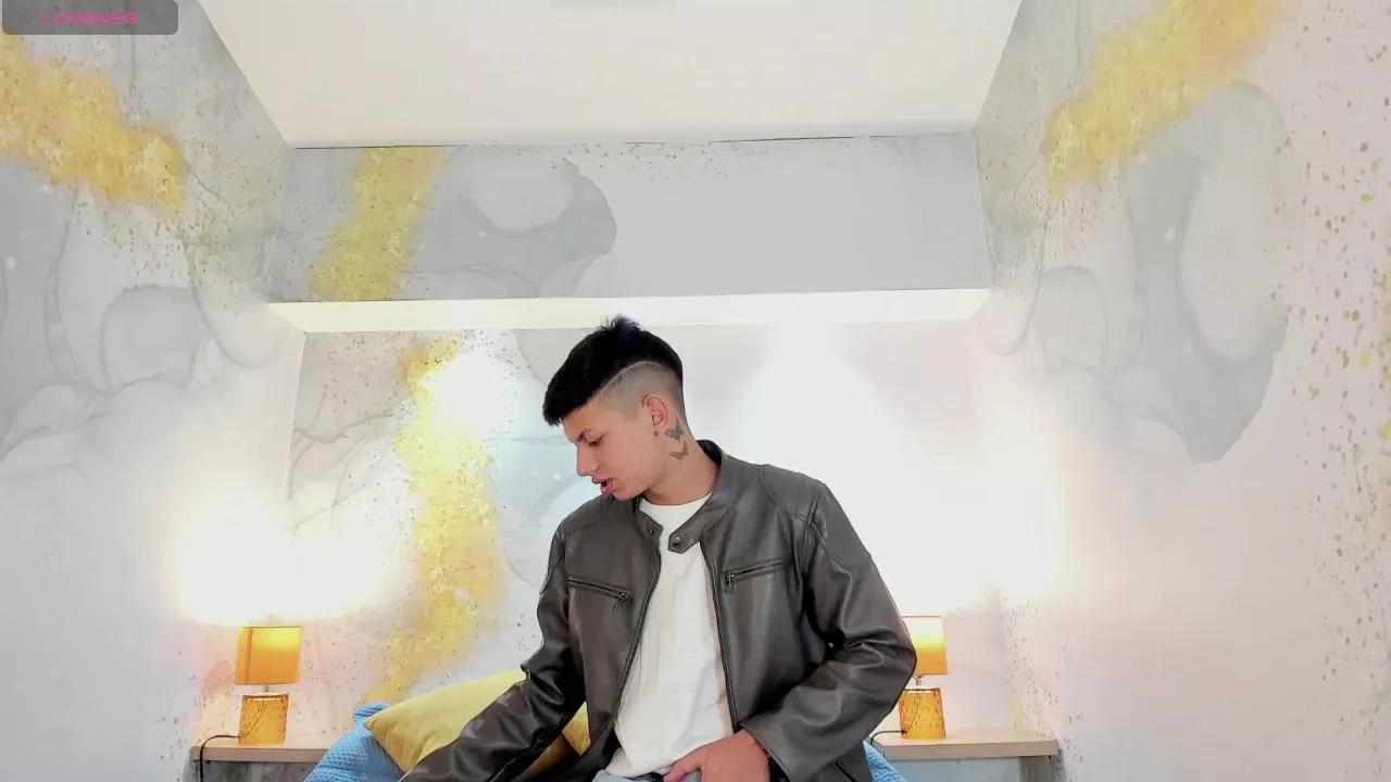 NICKY_MAXIMOF on Cam4 