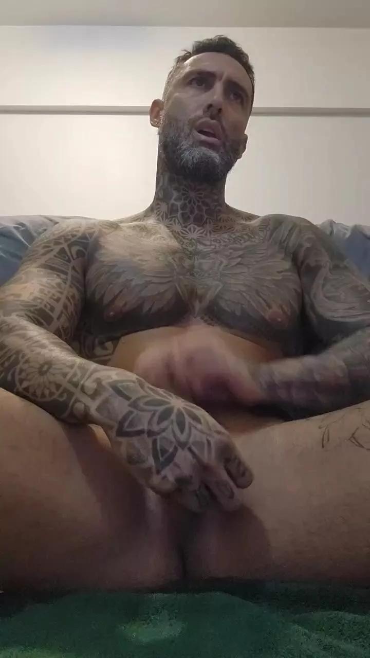 Nicolas_1988 on Cam4 