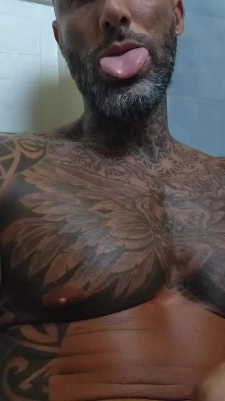 Nicolas_1988 on Cam4 
