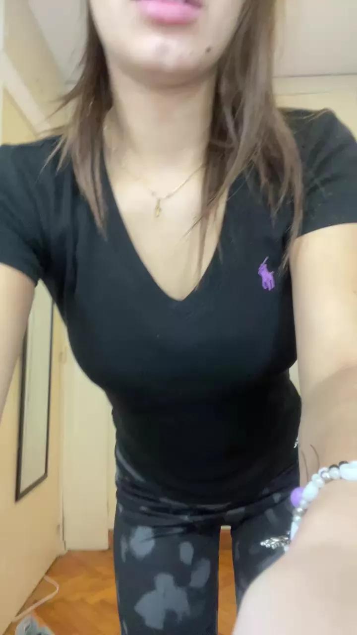 Nicole1975 on Cam4 
